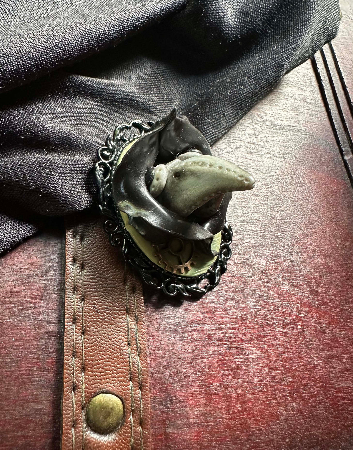 Steampunk Broschen | handmodellierte Anstecker